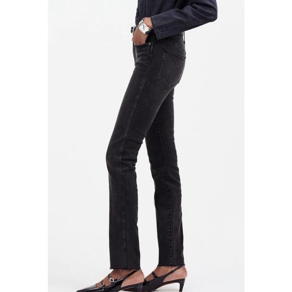 Madewell Mid-Rise Stovepipe Jeans in Armand Wash WMNS P27 Black Raw-Hem Petite - Picture 4 of 12